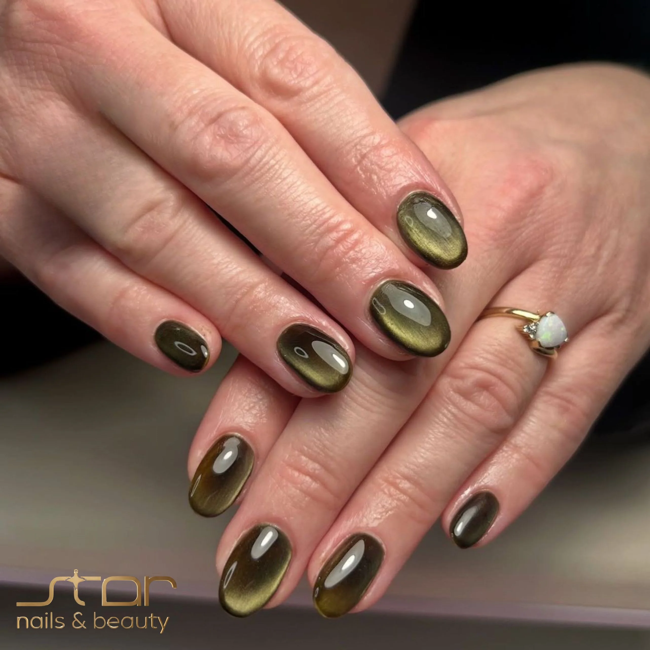 Gel nails art